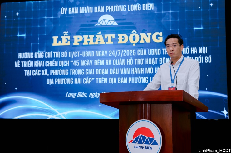 Phường Long Biên phát động hưởng ứng Chiến dịch “45 ngày đêm ra quân hỗ trợ hoạt động chuyển đổi số”- Ảnh 2.