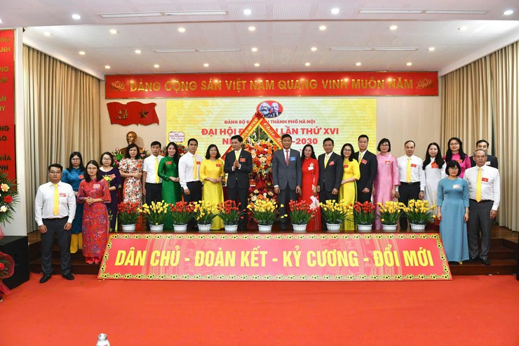 Đảng bộ Bưu điện thành phố Hà Nội: Phấn đấu dẫn đầu cả nước về chuyển đổi số trong khối bưu chính- Ảnh 5.