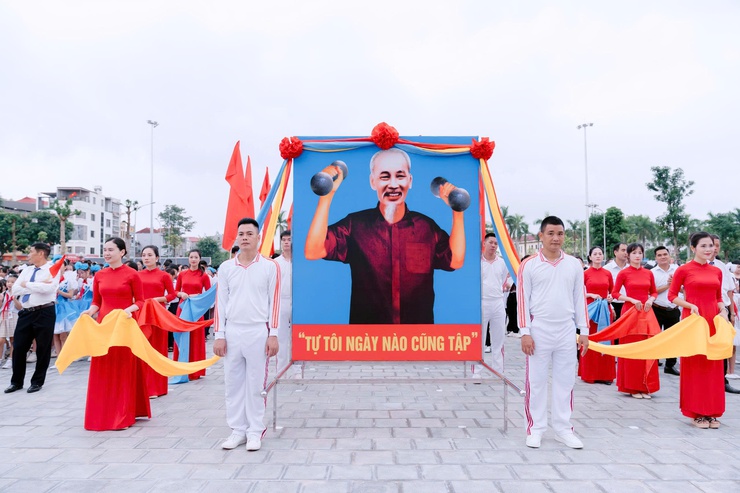 Đông Anh khai mạc Đại hội Thể dục thể thao lần thứ I và Hội trại truyền thống thanh thiếu nhi năm 2025- Ảnh 2.