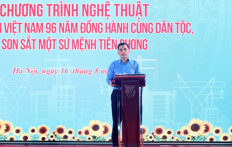 Hỗ trợ 80 trường hợp khó khăn tại chương trình nghệ thuật phục vụ công nhân lao động- Ảnh 1.