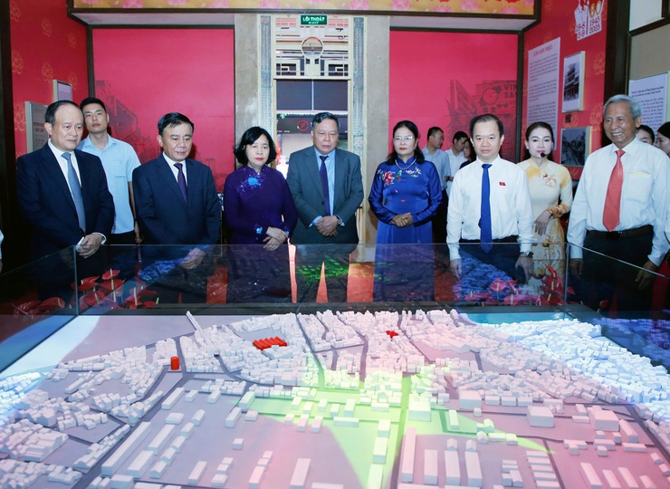 Gắn biển công trình và trưng bày triển lãm tại di tích lịch sử 48 Hàng Ngang- Ảnh 3.