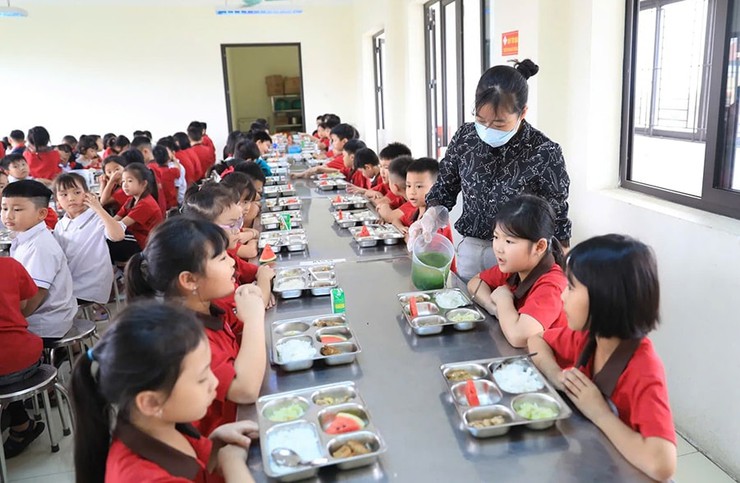 Hanoi implements support policy for primary school meals- Ảnh 1.