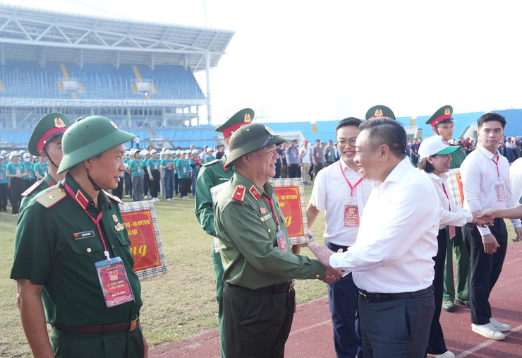 Chủ tịch UBND Thành phố Trần Sỹ Thanh thăm, động viên khối tham gia Lễ kỷ niệm, diễu binh, diễu hành "A80"- Ảnh 5.