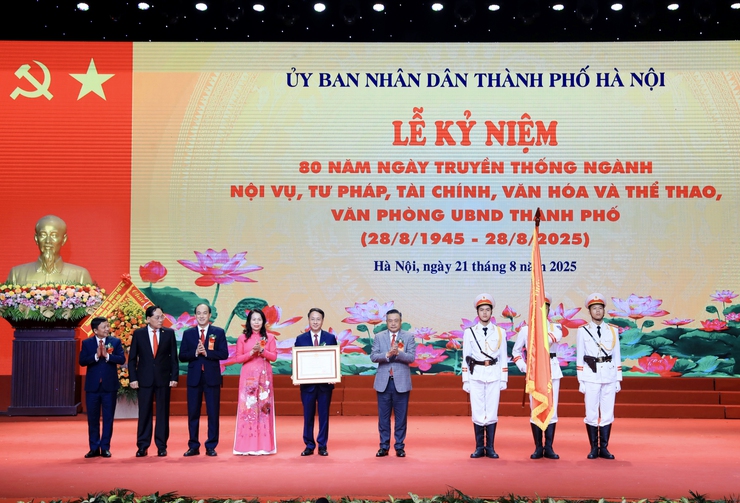 Kỷ niệm 80 năm ngày truyền thống các ngành trong hệ thống các cơ quan chuyên môn thuộc UBND Thành phố- Ảnh 4.