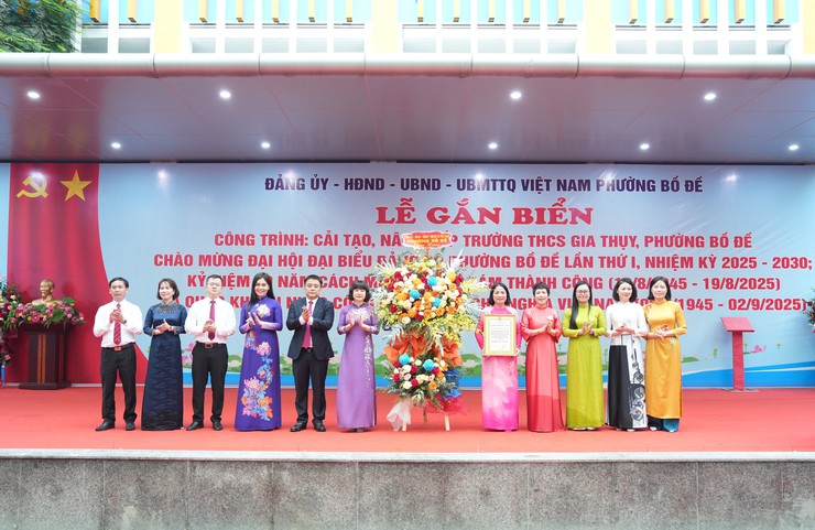 Bồ Đề gắn biển công trình Cải tạo, nâng cấp Trường THCS Gia Thụy, chào mừng Đại hội đại biểu Đảng bộ phường lần thứ I- Ảnh 5.