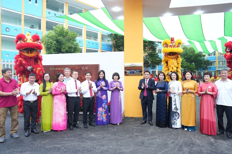 Bồ Đề gắn biển công trình Cải tạo, nâng cấp Trường THCS Gia Thụy, chào mừng Đại hội đại biểu Đảng bộ phường lần thứ I- Ảnh 8.