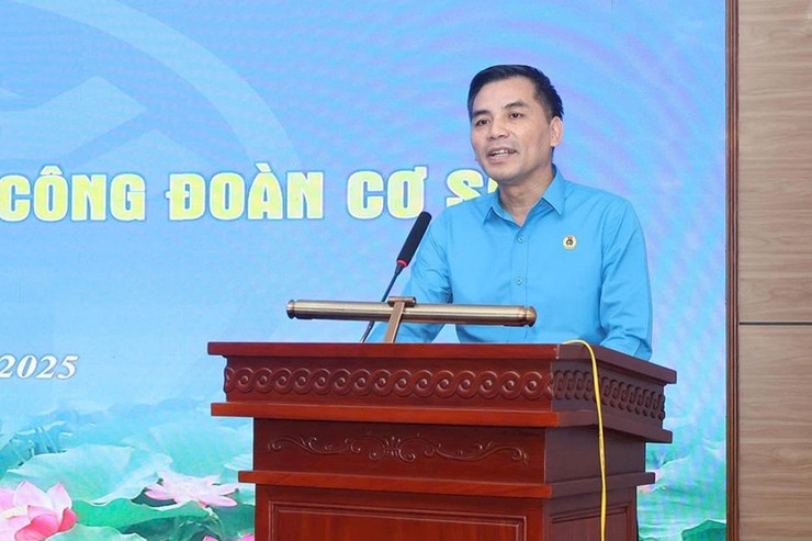 Liên đoàn Lao động thành phố Hà Nội trao Quyết định thành lập 31 Công đoàn cơ sở- Ảnh 1.