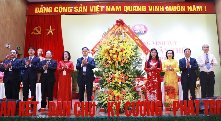 Phường Vĩnh Tuy: Lấy chuyển đổi số là đột phá chiến lược, nâng cao chất lượng phục vụ người dân- Ảnh 4.