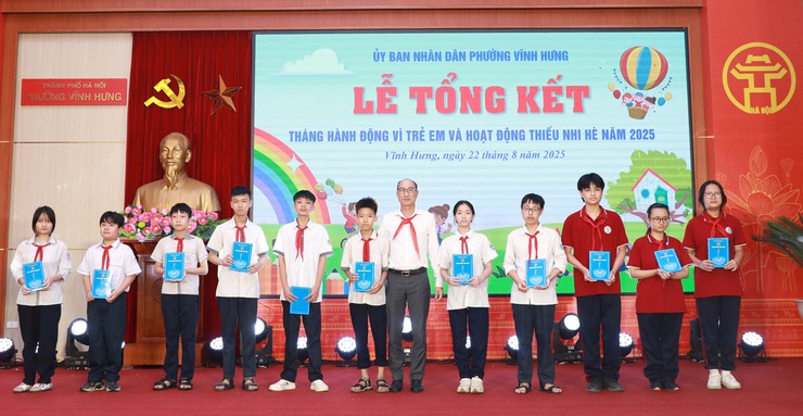 Phường Vĩnh Hưng: Tạo môi trường sống an toàn, thân thiện để trẻ em phát triển toàn diện- Ảnh 2.