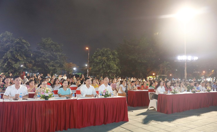 Tưng bừng đêm văn nghệ chào mừng Đại hội Đảng bộ phường Tương Mai lần thứ I- Ảnh 2.