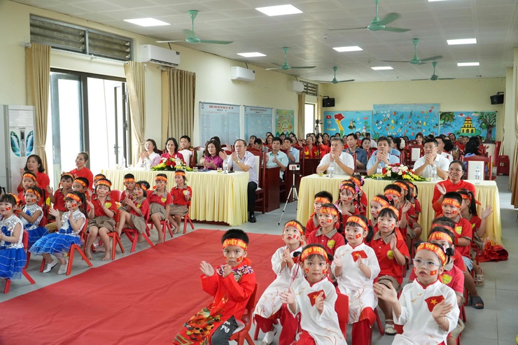 Xã Chuyên Mỹ: Gắn biển công trình kỷ niệm 80 năm Cách mạng Tháng Tám thành công và Quốc khánh 2/9- Ảnh 4.