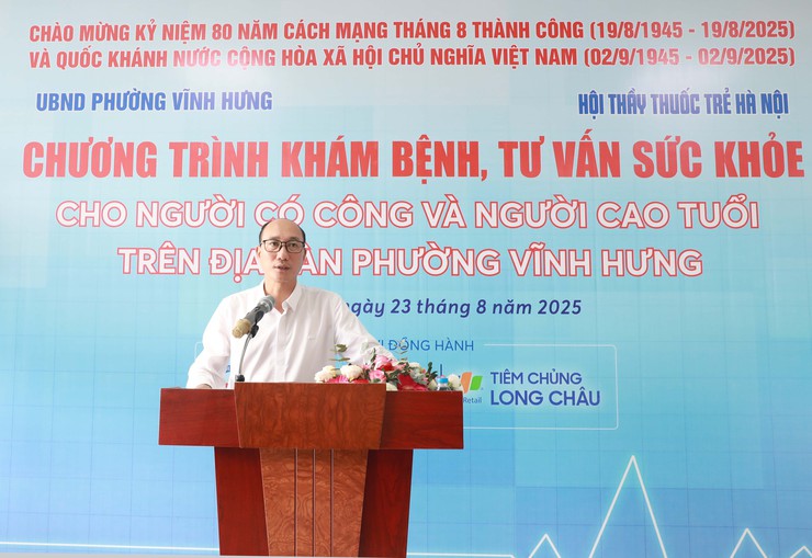 Phường Vĩnh Hưng: Khám bệnh, phát thuốc cho gần 500 người có công và người cao tuổi dịp Quốc khánh- Ảnh 4.