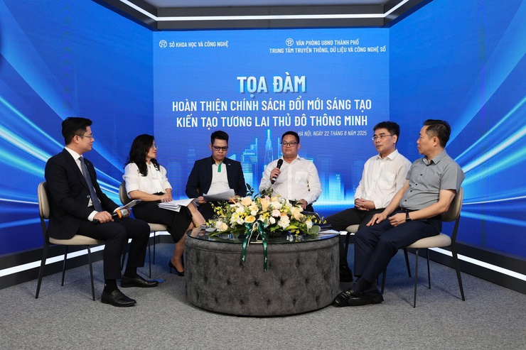 Nhiều hoạt động ý nghĩa tại Trung tâm Báo chí Thủ đô Hà Nội dịp Quốc khánh 2/9- Ảnh 3.