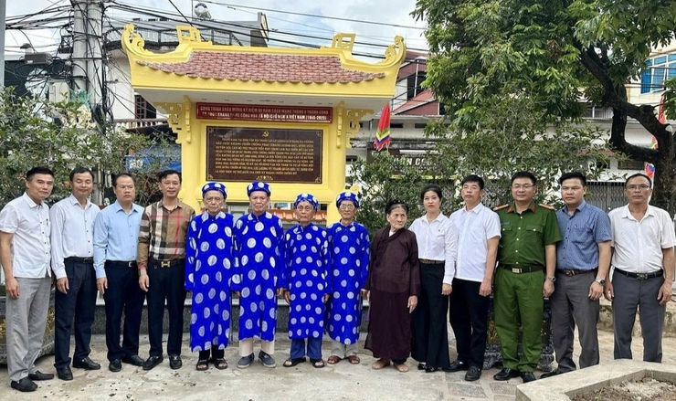 Khánh thành và gắn biển Bia di tích đình Văn Nội- Ảnh 2.