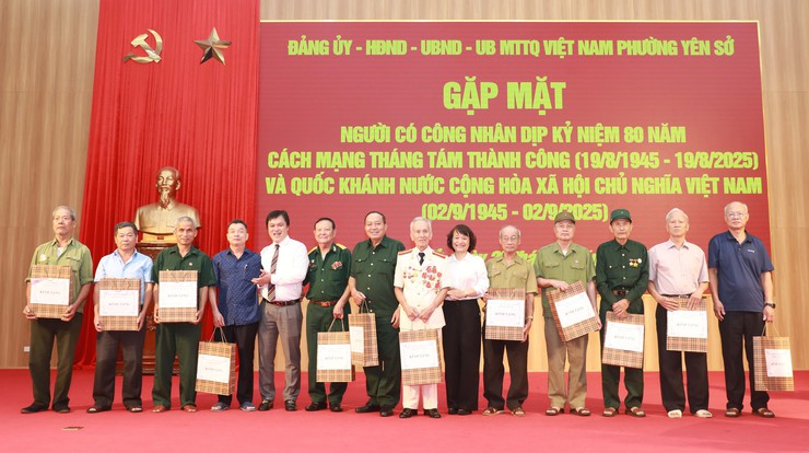 Phường Yên Sở: Tri ân người có công là "thước đo niềm tin" của nhân dân với chính quyền- Ảnh 5.