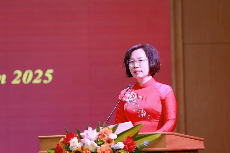 222 đảng viên phường Thanh Xuân vinh dự nhận Huy hiệu Đảng đợt 2/9- Ảnh 3.