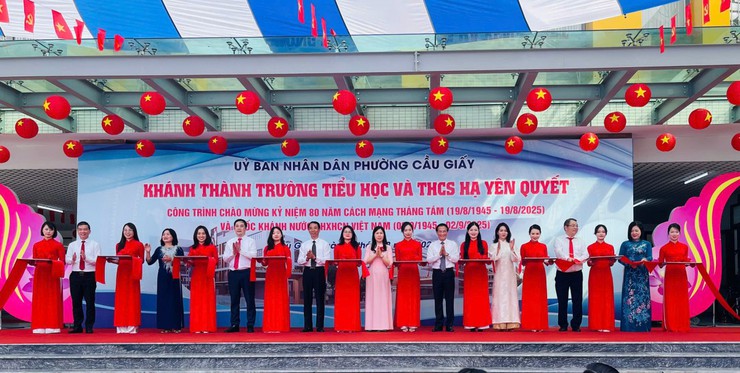 Phường Cầu Giấy gắn biển công trình chào mừng Quốc khánh 2/9- Ảnh 1.