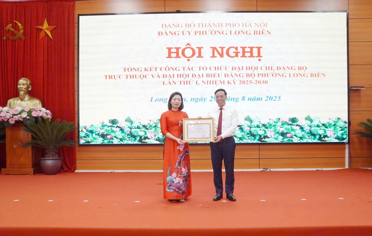Đảng bộ phường Long Biên: Tổng kết công tác chỉ đạo Đại hội lần thứ I, khẳng định quyết tâm mới cho nhiệm kỳ 2025-2030- Ảnh 3.