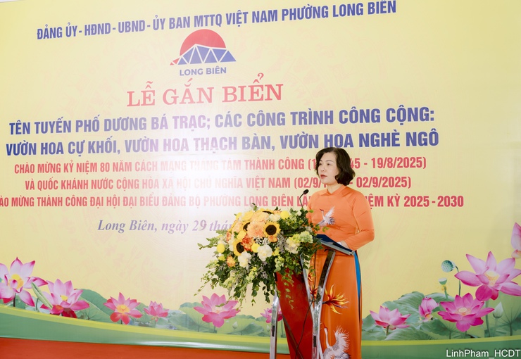 Phường Long Biên gắn biển tên tuyến phố, công trình công cộng chào mừng Quốc khánh 2/9- Ảnh 4.