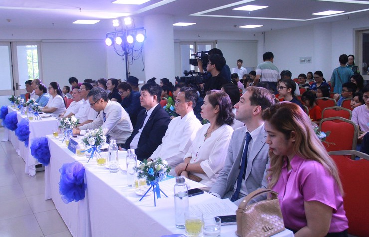 Phát động Cuộc thi vẽ tranh thiếu nhi quốc tế “Em yêu Hà Nội - Thành phố vì hòa bình” năm 2025- Ảnh 1.