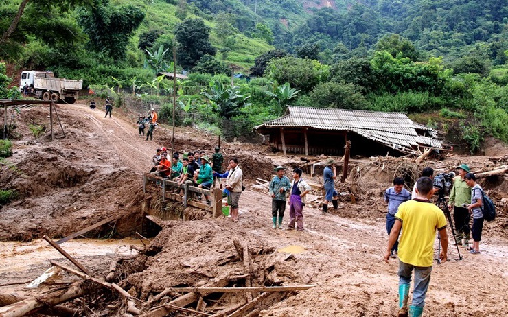 Hanoi provides $305,000 in aid for recovery efforts in Dien Bien and Son La- Ảnh 1.