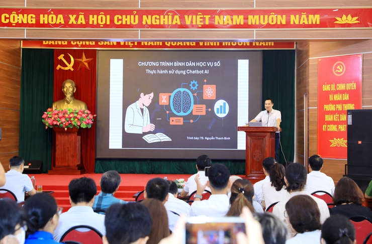 Phường Phú Thượng phát động phong trào “Bình dân học vụ số”- Ảnh 4.