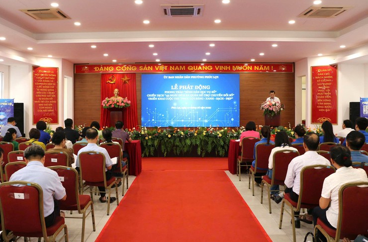 Phường Phúc Lợi phát động Chiến dịch “45 ngày đêm ra quân hỗ trợ chuyển đổi số”- Ảnh 2.