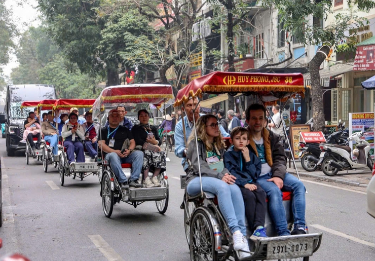 Thị trường bán lẻ và vận tải Hà Nội tăng trưởng tích cực- Ảnh 4.