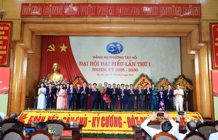 Thủ tướng Chính phủ Phạm Minh Chính dự Đại hội đại biểu lần thứ I Đảng bộ phường Tây Hồ- Ảnh 7.