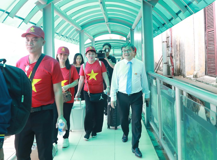 Phó Chủ tịch UBND Thành phố Trương Việt Dũng đón Đoàn đại biểu Đà Nẵng dự Lễ kỷ niệm 80 năm Quốc khánh 2/9- Ảnh 6.