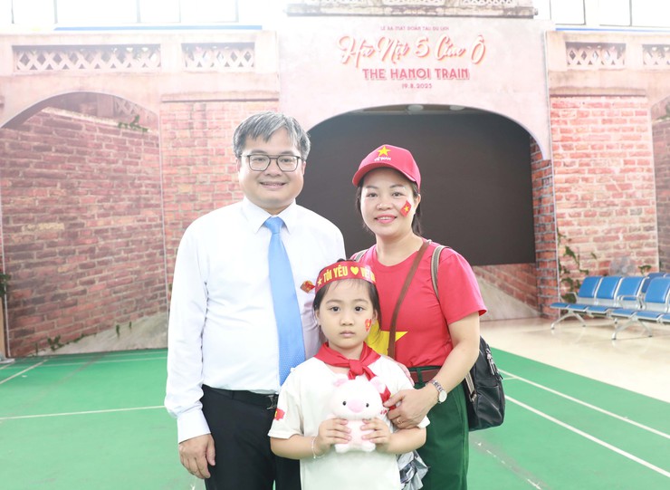 Phó Chủ tịch UBND Thành phố Trương Việt Dũng đón Đoàn đại biểu Đà Nẵng dự Lễ kỷ niệm 80 năm Quốc khánh 2/9- Ảnh 7.