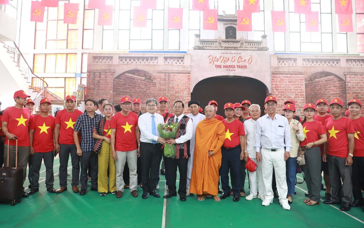 Phó Chủ tịch UBND Thành phố Trương Việt Dũng đón Đoàn đại biểu Đà Nẵng dự Lễ kỷ niệm 80 năm Quốc khánh 2/9- Ảnh 8.