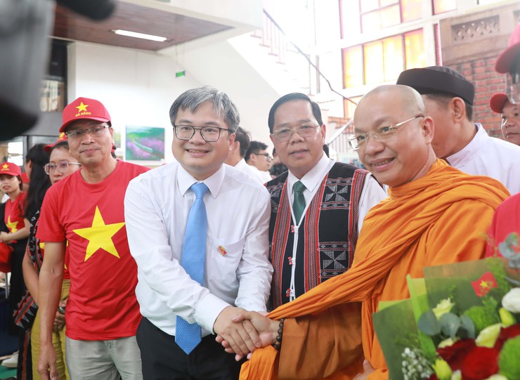 Phó Chủ tịch UBND Thành phố Trương Việt Dũng đón Đoàn đại biểu Đà Nẵng dự Lễ kỷ niệm 80 năm Quốc khánh 2/9- Ảnh 3.