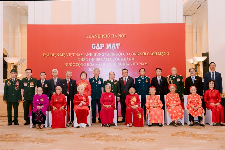 Hà Nội gặp mặt, tri ân Mẹ Việt Nam Anh hùng, Người có công với cách mạng nhân dịp 80 năm Quốc khánh 2/9- Ảnh 1.