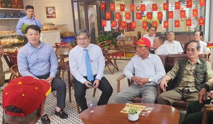 Phó Chủ tịch UBND Thành phố Trương Việt Dũng đón Đoàn đại biểu Đà Nẵng dự Lễ kỷ niệm 80 năm Quốc khánh 2/9- Ảnh 12.