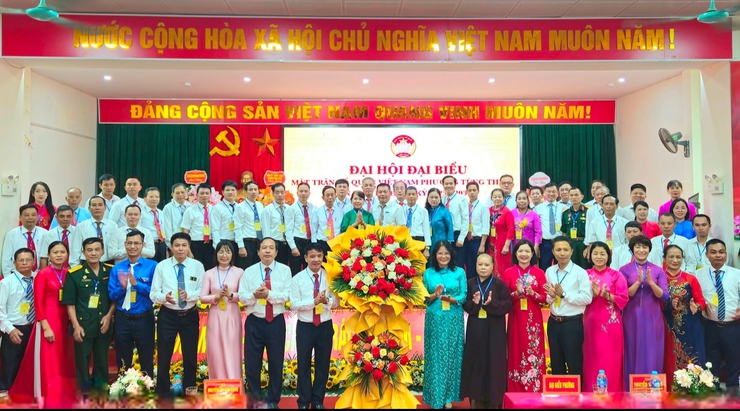 Đồng chí Vũ Dư Hùng giữ chức Chủ tịch Ủy ban MTTQ Việt Nam phường Tùng Thiện nhiệm kỳ 2025-2030- Ảnh 8.