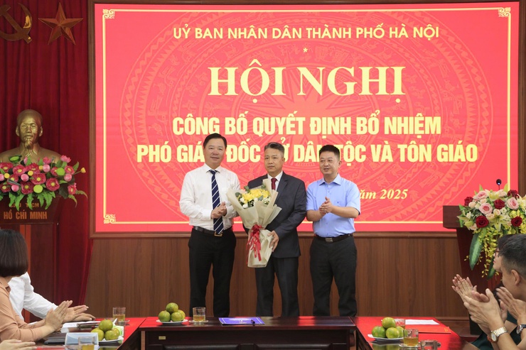 Đồng chí Phan Vũ là Phó Giám đốc Sở Dân tộc và Tôn giáo Hà Nội- Ảnh 6.