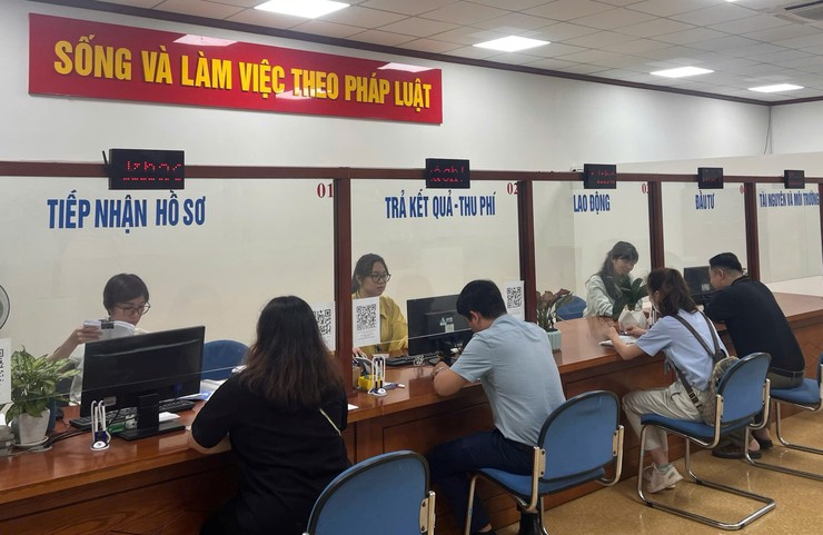 UBND Thành phố Hà Nội ủy quyền Ban Quản lý các Khu công nghệ cao và Khu công nghiệp thành phố Hà Nội giải quyết 07 thủ tục hành chính- Ảnh 1.