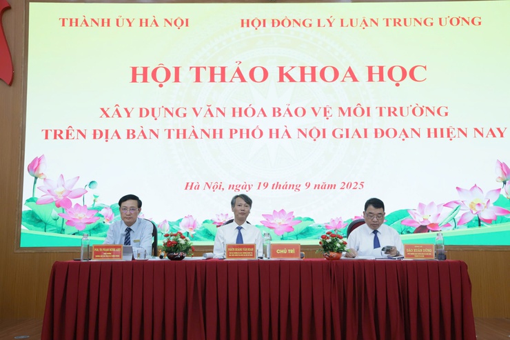 Bàn giải pháp xây dựng văn hóa bảo vệ môi trường trên địa bàn Thủ đô- Ảnh 1.