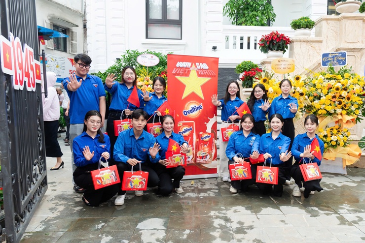 Hàng nghìn suất quà tiếp sức người dân tham dự "A80" tại Trung tâm Báo chí Thủ đô- Ảnh 7.