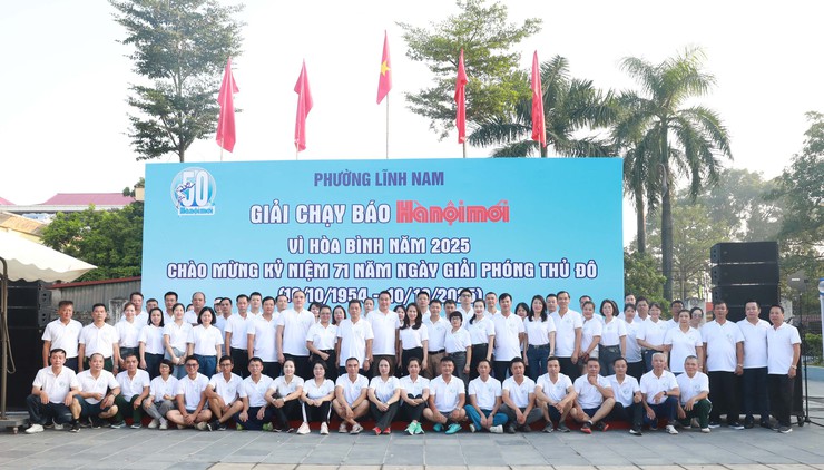 Phường Lĩnh Nam: Hơn 300 vận động viên tham gia Giải chạy Báo Hànộimới Vì hòa bình năm 2025- Ảnh 14.
