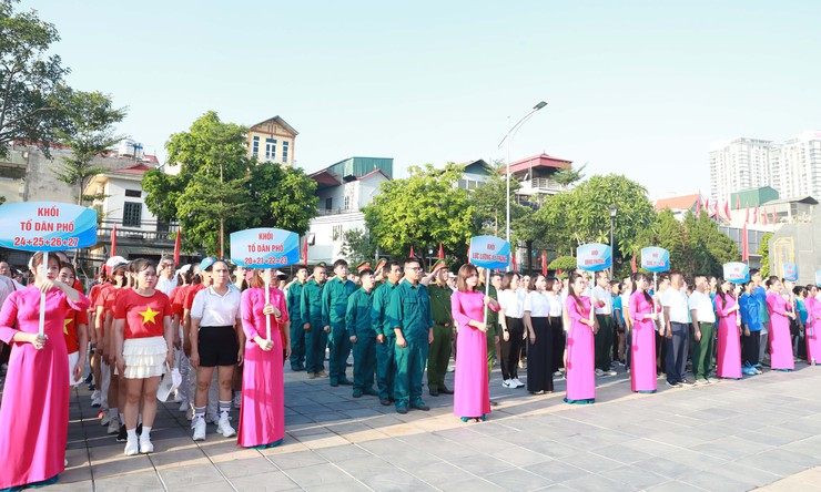 Phường Lĩnh Nam: Hơn 300 vận động viên tham gia Giải chạy Báo Hànộimới Vì hòa bình năm 2025- Ảnh 1.