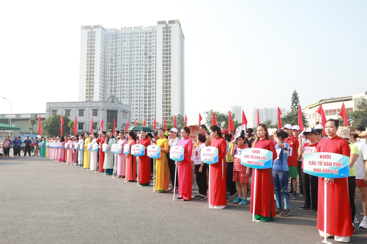 Phường Tương Mai: Hơn 400 vận động viên tranh tài Chung kết Giải chạy Báo Hànộimới lần thứ I - Vì hòa bình năm 2025- Ảnh 2.