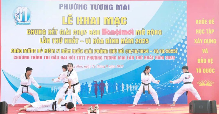 Phường Tương Mai: Hơn 400 vận động viên tranh tài Chung kết Giải chạy Báo Hànộimới lần thứ I - Vì hòa bình năm 2025- Ảnh 7.
