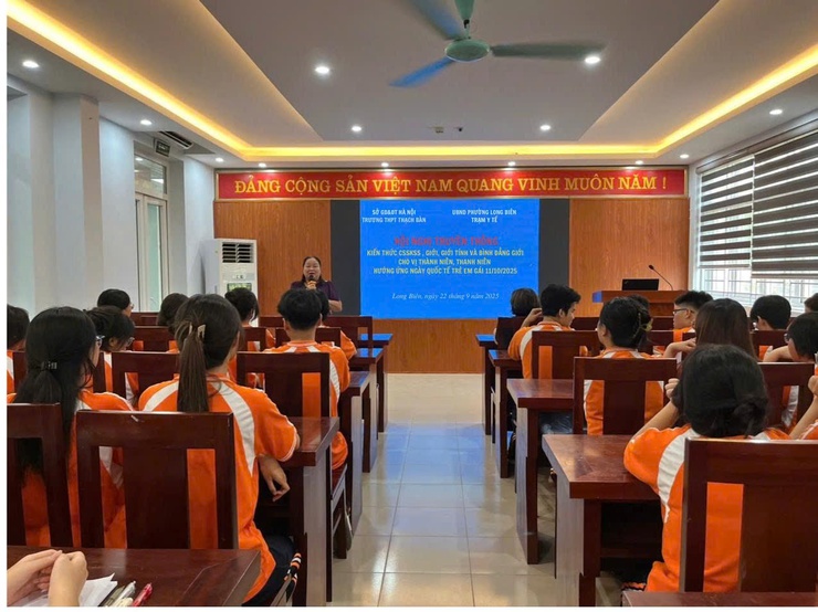 Phường Long Biên đẩy mạnh tuyên truyền chăm sóc sức khỏe sinh sản cho học sinh- Ảnh 1.
