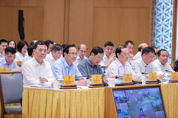 Thủ tướng Chính phủ: Các bộ, ngành địa phương tập trung hoàn thành cơ sở dữ liệu đơn vị mình trong năm 2025- Ảnh 3.