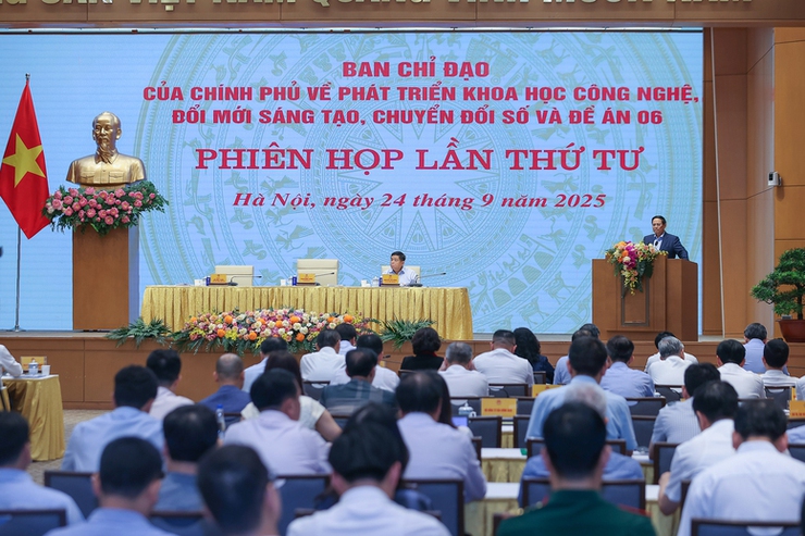 Thủ tướng Chính phủ: Các bộ, ngành địa phương tập trung hoàn thành cơ sở dữ liệu đơn vị mình trong năm 2025- Ảnh 1.