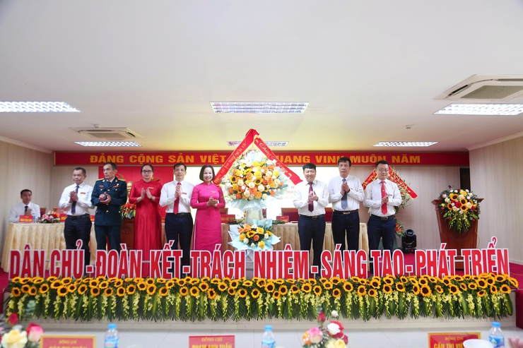 Đồng chí Lại Hà Phương giữ chức Chủ tịch Ủy ban MTTQ Việt Nam phường Dương Nội- Ảnh 3.