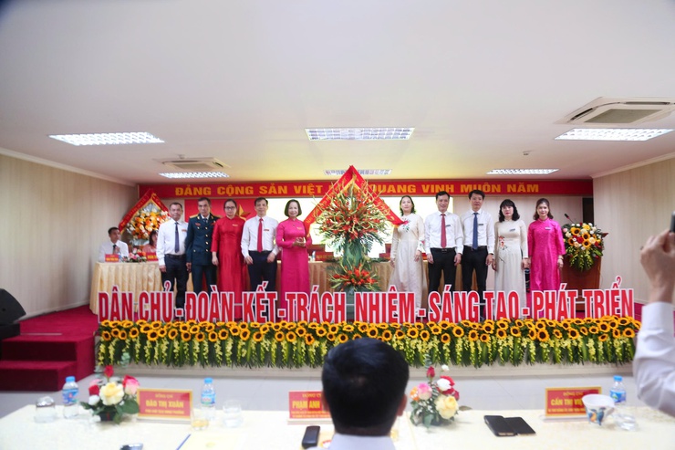 Đồng chí Lại Hà Phương giữ chức Chủ tịch Ủy ban MTTQ Việt Nam phường Dương Nội- Ảnh 4.