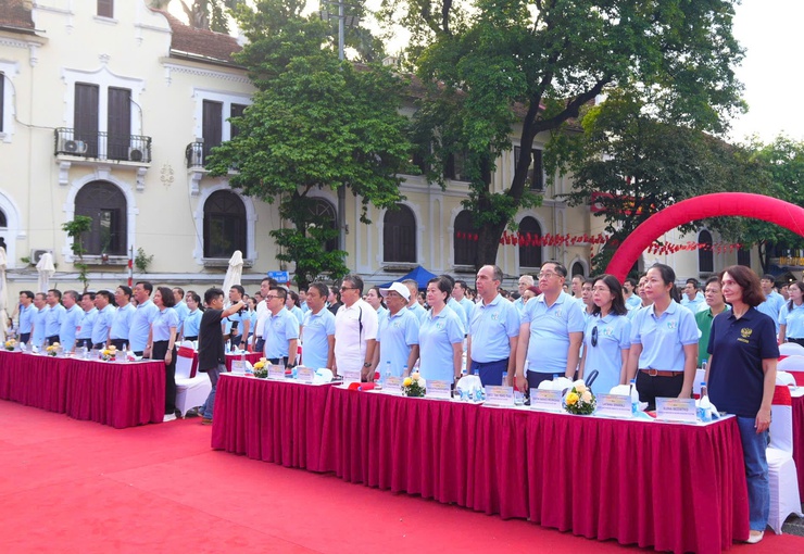 Hơn 3.000 vận động viên thi Chung kết Giải chạy Báo Hànộimới 2025- Ảnh 2.